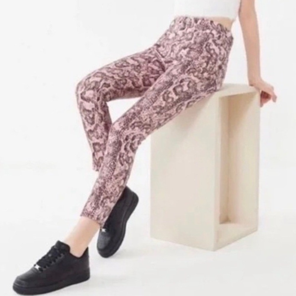 BDG Urban Outfitters Sz 29 Jeans Twig High Rise Pink Snake Print Skinny Women's